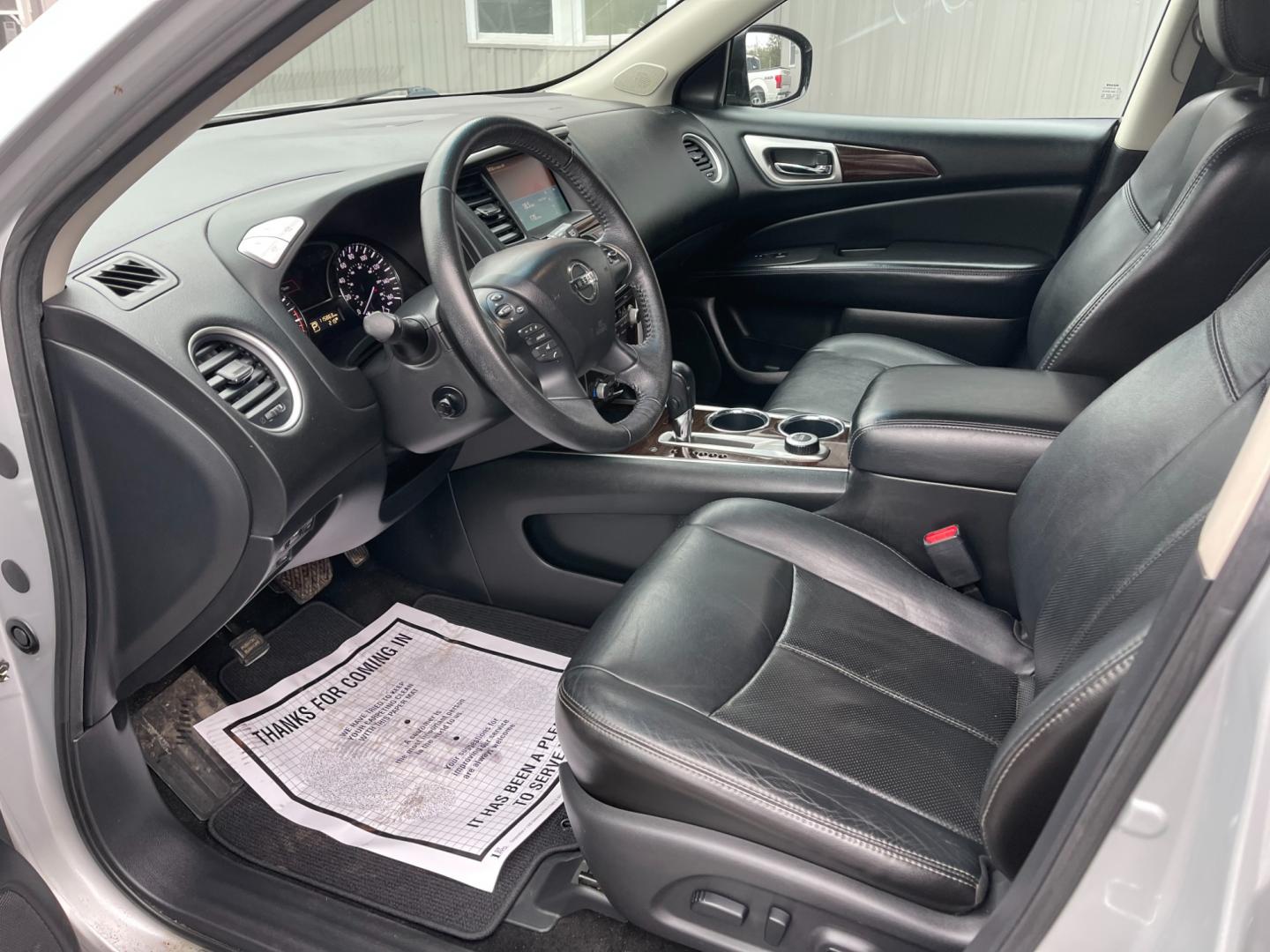 2013 Silver /Black Nissan Pathfinder Platinum 4WD (5N1AR2MM1DC) with an 3.5L V6 DOHC 24V engine, Automatic transmission, located at 547 E. Main St., Orwell, OH, 44076, (440) 437-5893, 41.535435, -80.847855 - Photo#18